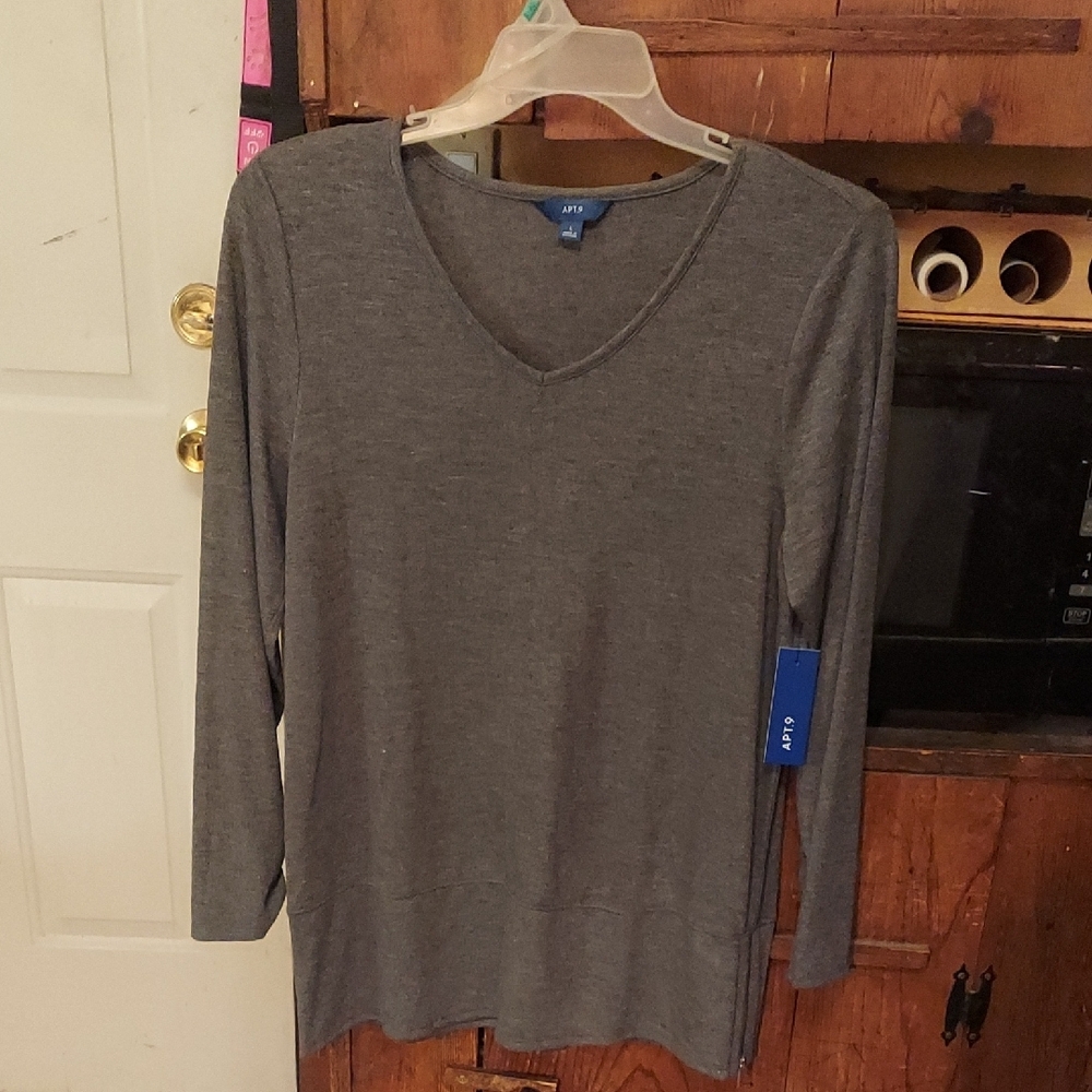 Gray V-Neck Long Sleeve Top